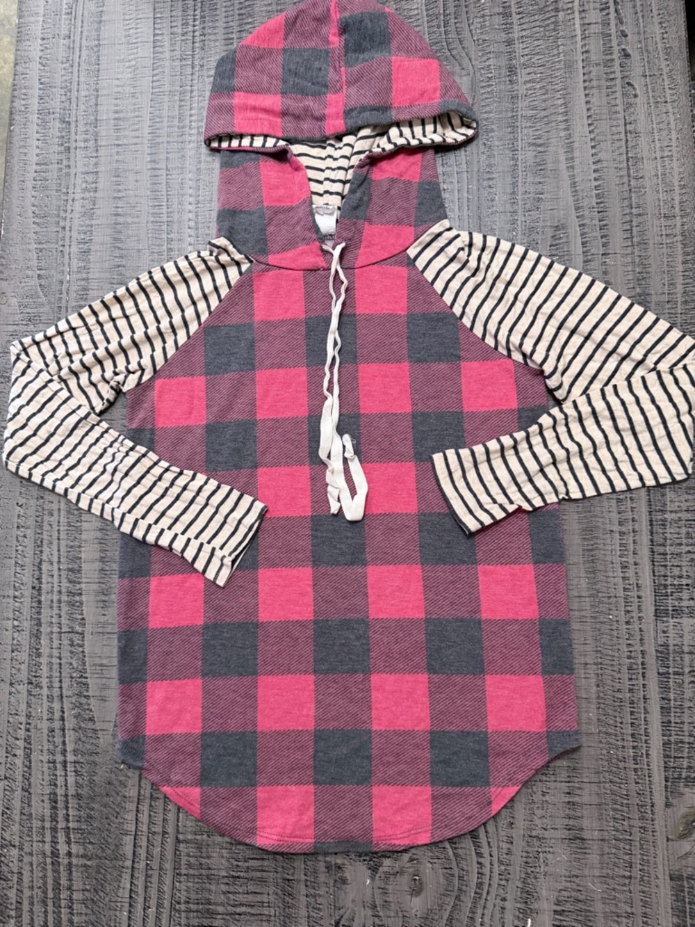 7th Ray Pink & Gray Buffalo Plaid Hooded Tunic with Striped Raglan Sleeves